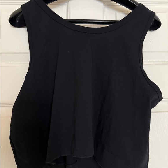Old Navy Black Sleeveless Crop Top - Picture 3 of 3